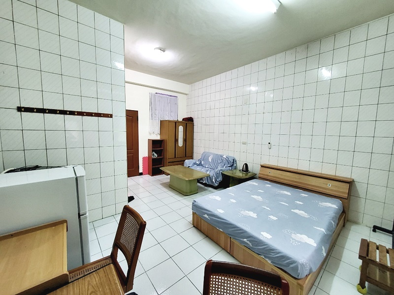 近市府議會 美學館 靜巷單純大套房 台南租房網 Fun心租屋